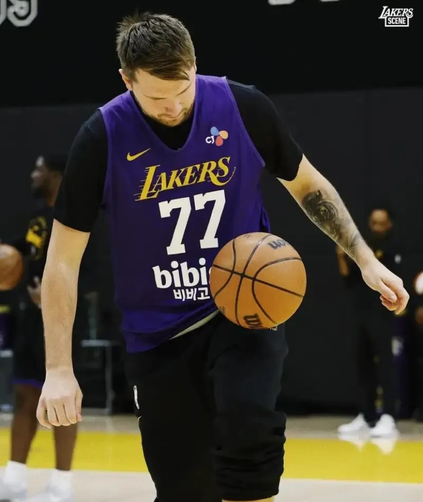 包含加时末段NBA总决赛焦点战；洛杉矶湖人外线爆发；震撼外界；球探报告显示潜力的词条