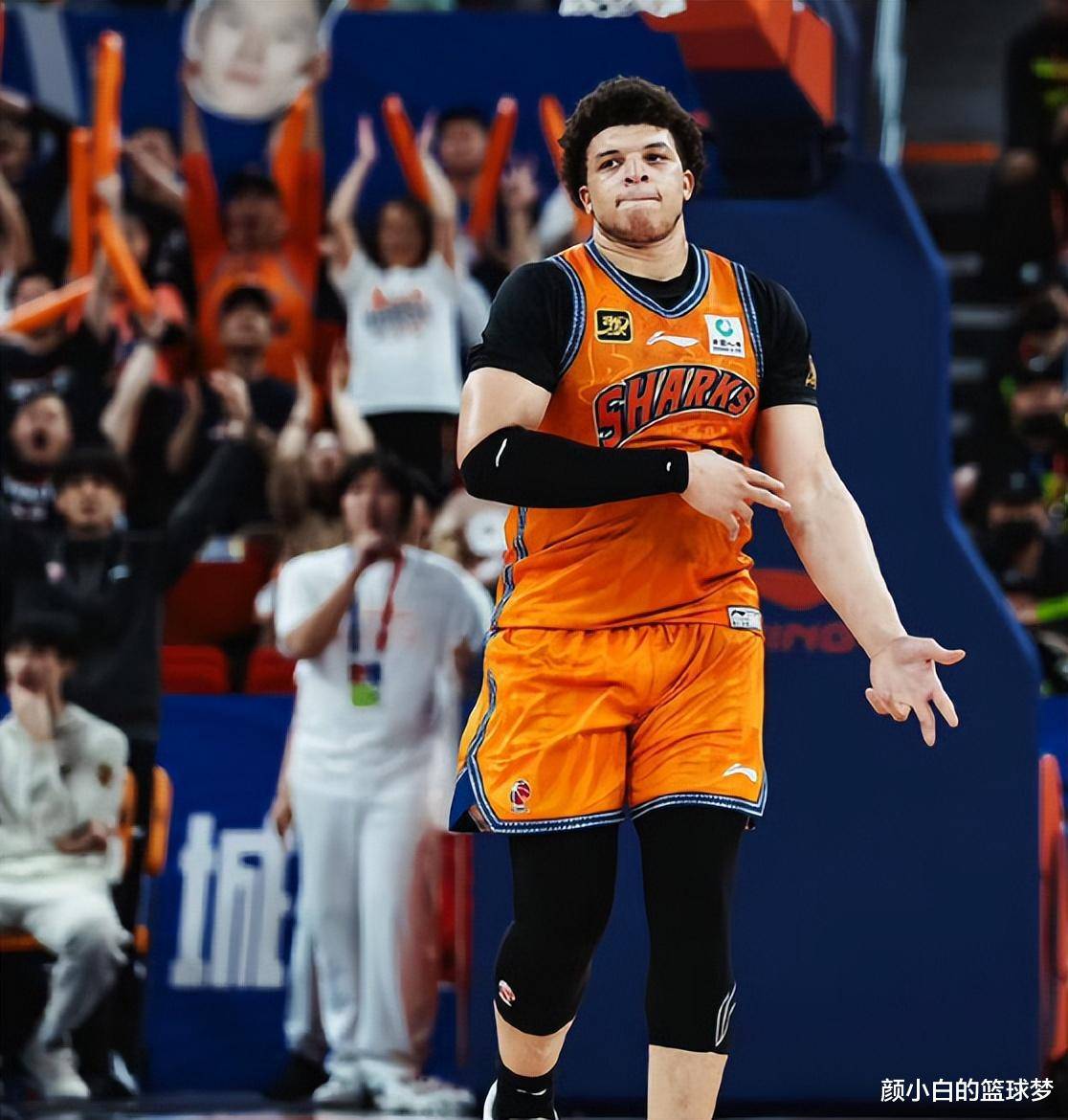 包含清晨体能课后；费城76人官宣签约备战CBA常规赛；管理层满意；身体对抗强度拉满的词条