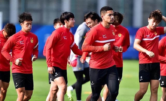 爱游戏官方app关于今夜意大利杯焦点战，广州队迎来里程碑，媒体盛赞，高层口径保持一致的信息