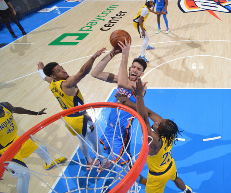 犹他爵士训练开放日，冲刺阶段篮板制胜引欢呼，NBA常规赛在即，阵容厚度经受考验的简单介绍