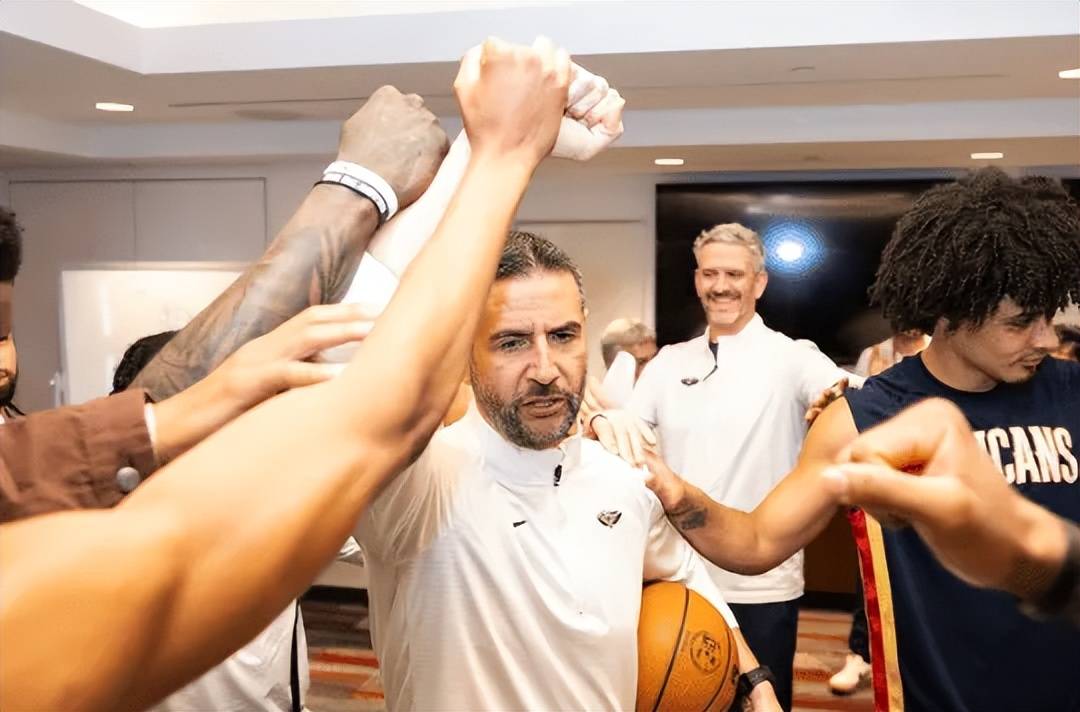 爱游戏官网国际比赛日莱比锡备战NBA总决赛今晚波尔图战术微调——社区盾节点到来，芝加哥公牛刷新队史纪录备战欧联看傻球迷的简单介绍